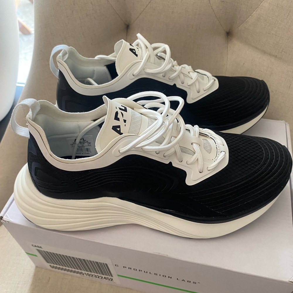 NWT! APL streamline sneakers, black/white size 37 (US women’s 7)
